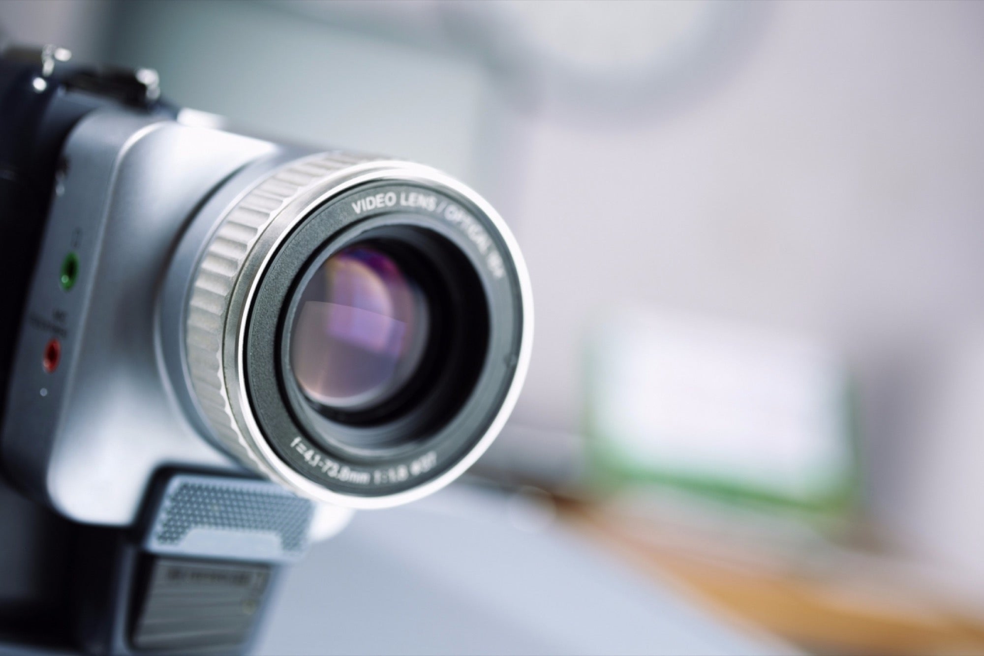 Seni dan Strategi di Balik "Video + Bokeh + Background 1 Jam": Menciptakan Konten Visual Imersif